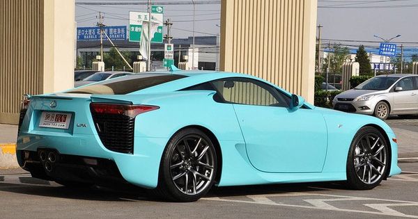 Lexus automobile - image