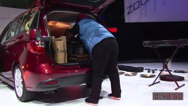 2011 2012 MAZDA5   Live Press Reveal at LA Auto Show reviewed by carshen.com